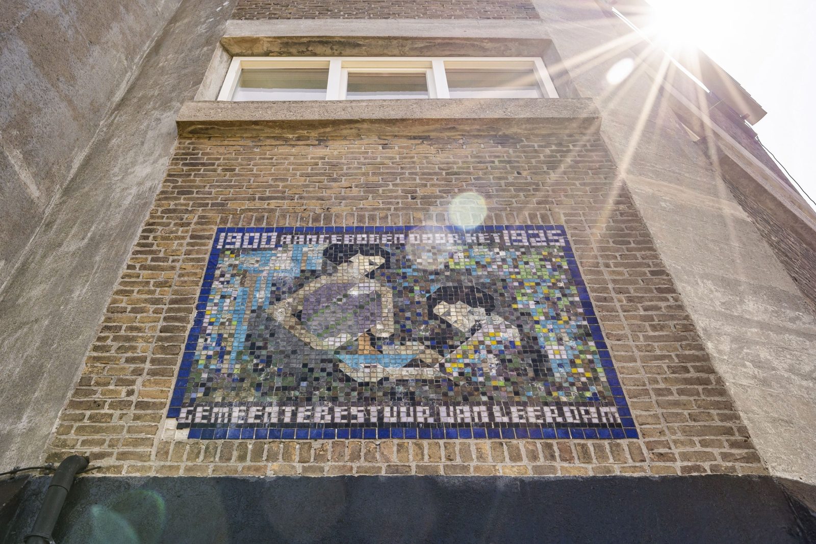 glasmozaïek van Andries Copier in de watertoren van Leerdam